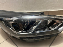 Laden Sie das Bild in den Galerie-Viewer, Frontscheinwerfer Hyundai I30 III 92102-G4510 Rechts Scheinwerfer Headlight