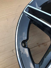 Laden Sie das Bild in den Galerie-Viewer, 1x Alufelge 18 Zoll 8.0" 5x112 43ET Glanz Schwarz A2134016300 Mercedes-Benz W213 FEL7195702700kx