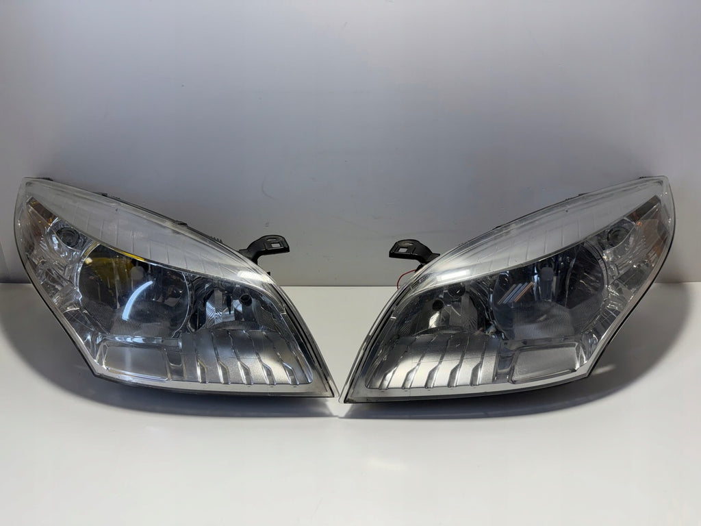 Frontscheinwerfer Renault Megane III 260607449R 260100017R Rechts oder Links SCH6740236059mm