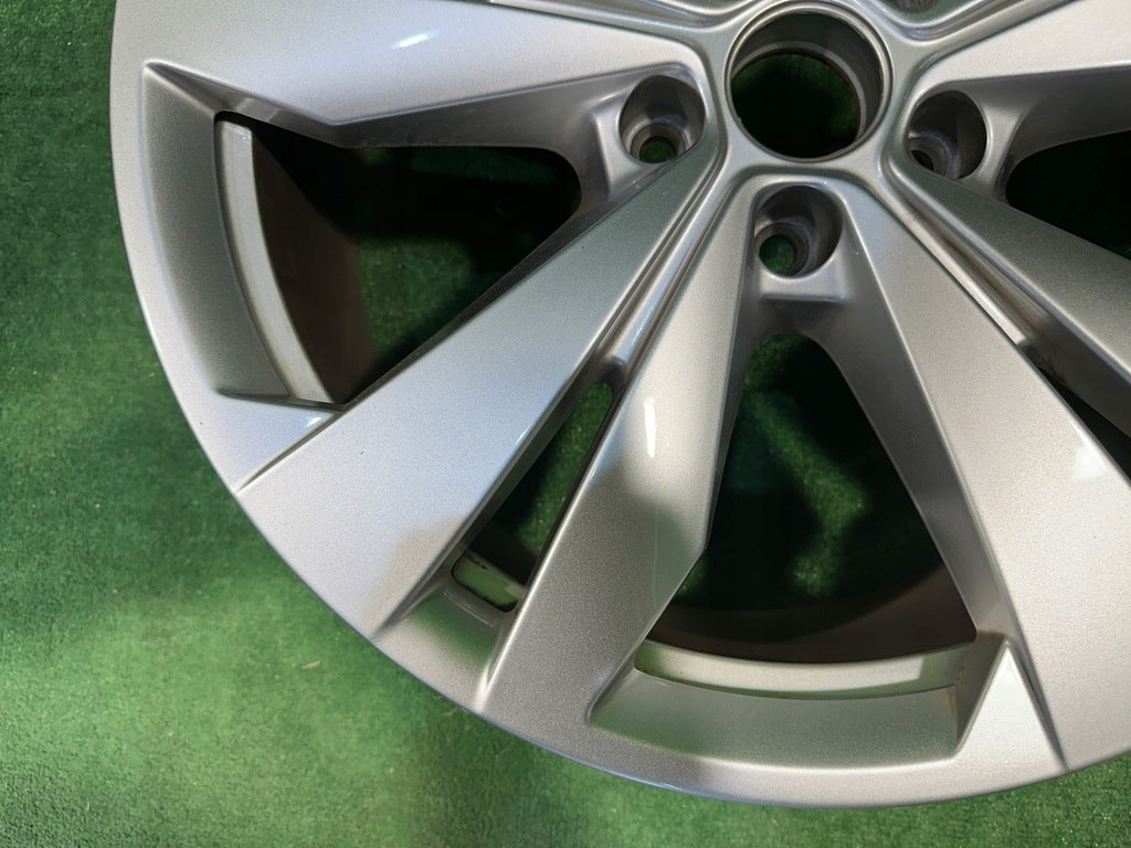 1x Alufelge 19 Zoll 8.0" 5x112 45ET 11A071499 VW Id.4 Rim Wheel FEL6455686521hl