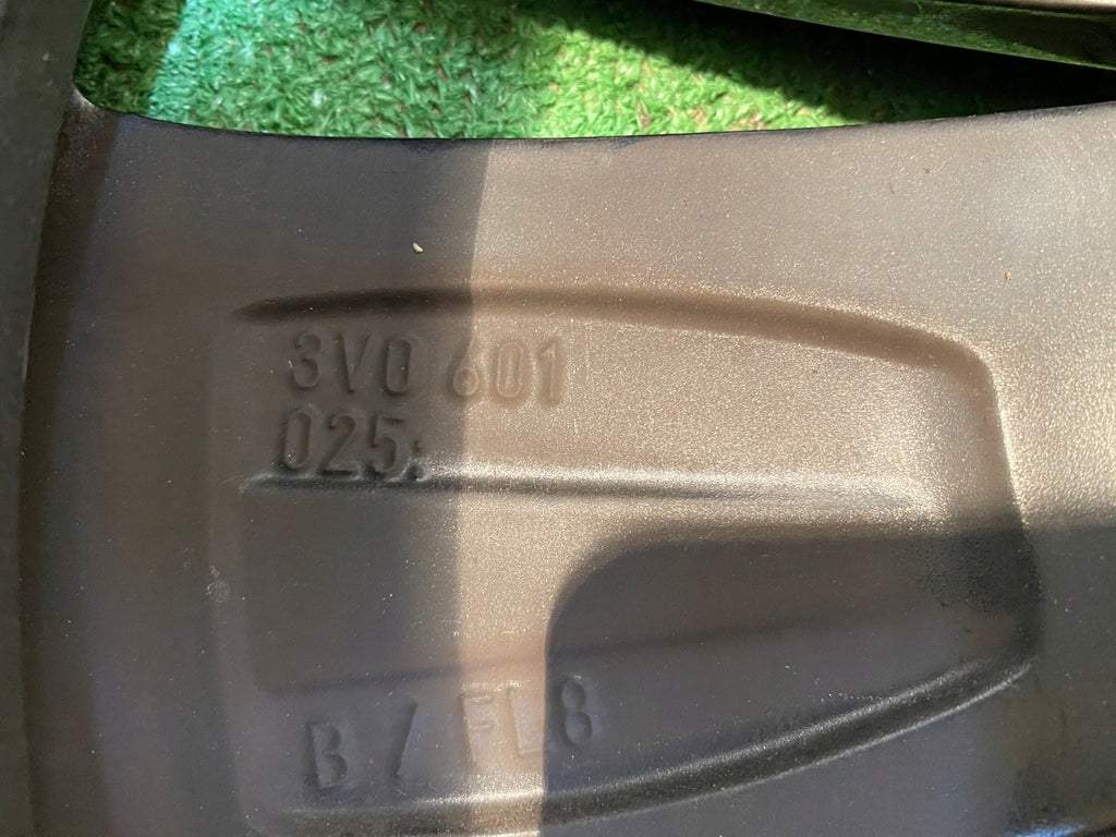 1x Alufelge 18 Zoll 8.0" 5x112 44ET 3V0601025B Skoda Superb Iii Rim Wheel