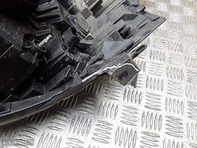 Laden Sie das Bild in den Galerie-Viewer, Frontscheinwerfer Opel Vivaro 260108099 Rechts Scheinwerfer Headlight SCH2297255770pg