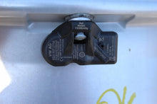 Load image into Gallery viewer, 4x Alufelge 17 Zoll 7.5" 5x130 50ET Glanz Silber 7P0071497 VW Touareg Rim Wheel FEL6822545454ic