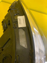 Load image into Gallery viewer, Frontscheinwerfer BMW 5 E60 E61 7044672-05 Xenon Rechts Scheinwerfer Headlight SCH1749045798ek