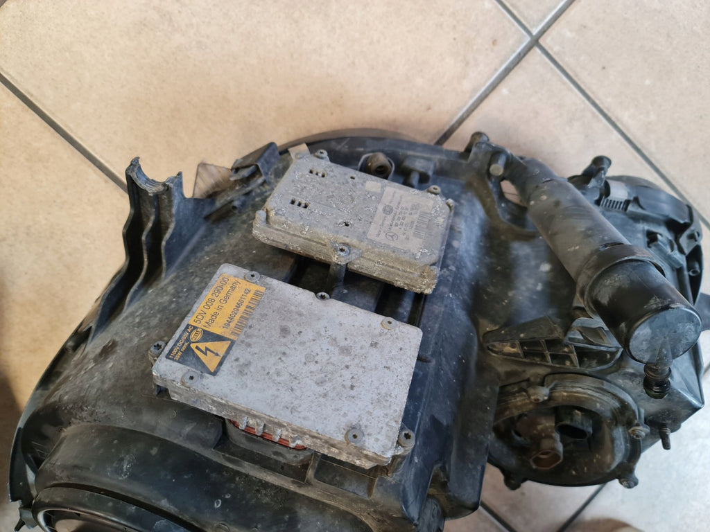 Frontscheinwerfer Mercedes-Benz W211 Xenon Ein Stück (Rechts oder Links) SCH2213319672cv