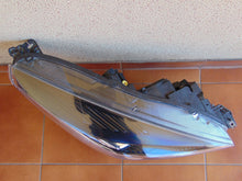 Laden Sie das Bild in den Galerie-Viewer, Frontscheinwerfer Ford Kuga GV41-13D154-EH 90156445 Rechts Headlight