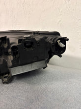Laden Sie das Bild in den Galerie-Viewer, Frontscheinwerfer Skoda Octavia IV 5E4941016A Rechts Scheinwerfer Headlight SCH7073231301wo