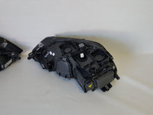 Load image into Gallery viewer, Frontscheinwerfer VW Sportsvan 90067693 Xenon Ein Stück (Rechts oder Links)