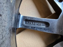 Laden Sie das Bild in den Galerie-Viewer, 1x Alufelge 17 Zoll 7.0" 4x100 Glanz 9965D7 Mazda Rim Wheel FEL1425864845tl
