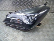 Laden Sie das Bild in den Galerie-Viewer, Frontscheinwerfer Toyota Yaris Links Scheinwerfer Headlight SCH6150555093ks