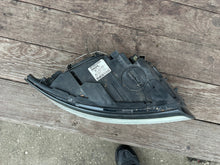 Load image into Gallery viewer, Frontscheinwerfer Volvo S40 II 31265695 0301237202 Rechts Scheinwerfer Headlight SCH7058940077qi