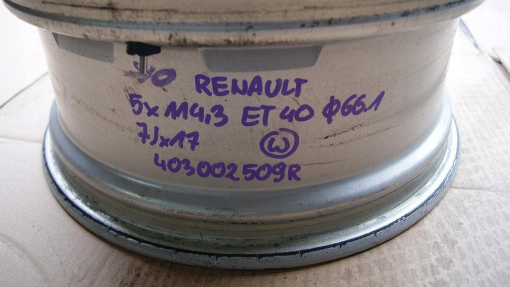 1x Alufelge 17 Zoll 7.0" 5x114.3 40ET Glanz Silber 403002509R Renault Kadjar FEL6234200934gn
