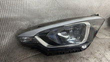 Laden Sie das Bild in den Galerie-Viewer, Frontscheinwerfer Hyundai I20 Links Scheinwerfer Headlight SCH3867074003oy