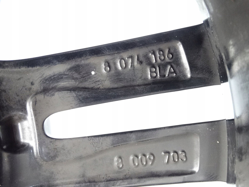 1x Alufelge 18 Zoll 8.0" 5x120 52ET Glanz Schwarz 8074186 BMW 1 F21 F20 FEL9316552206vu