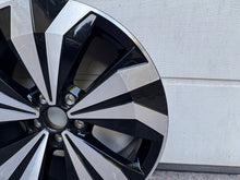 Load image into Gallery viewer, 1x Alufelge 17 Zoll 6.5" 5x100 39ET Glanz Schwarz 2GM601025M VW T-Cross FEL7729629670ar