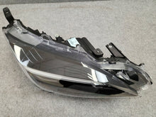 Laden Sie das Bild in den Galerie-Viewer, Frontscheinwerfer Toyota Yaris Cross 0D-312 LED Rechts Scheinwerfer Headlight SCH1539734680oq