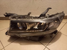 Laden Sie das Bild in den Galerie-Viewer, Frontscheinwerfer Toyota Land Cruiser Links Scheinwerfer Headlight SCH6767084219xs