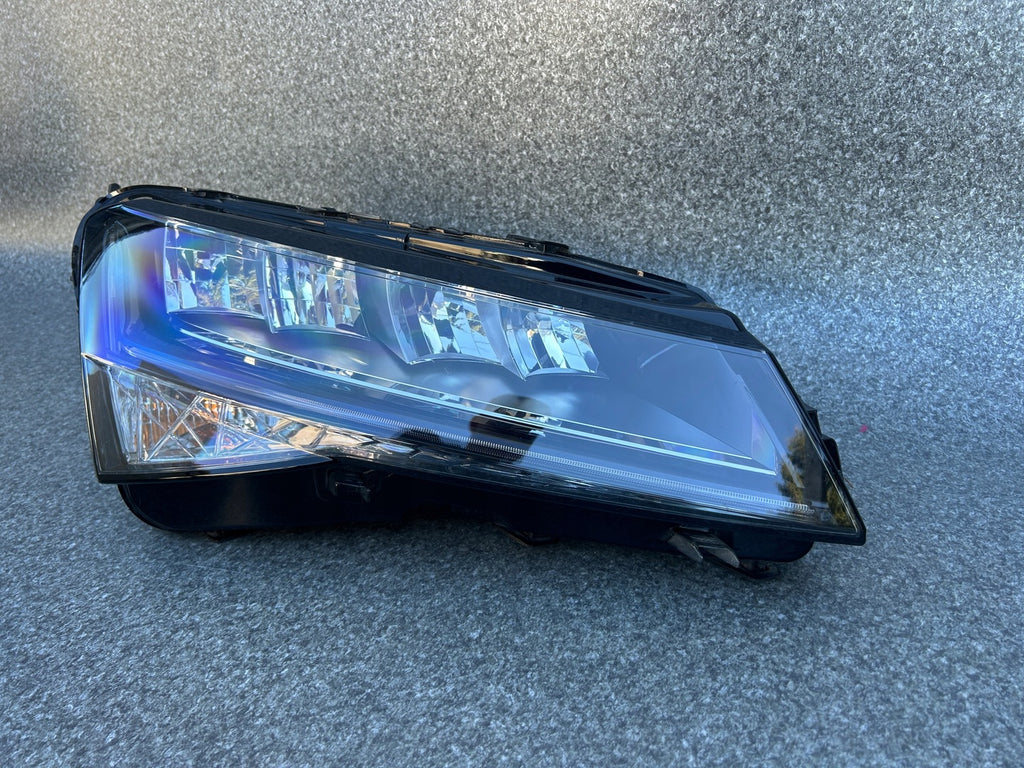 Frontscheinwerfer Skoda Superb III 3V1941016C LED Rechts Scheinwerfer Headlight