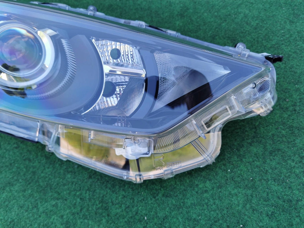 Frontscheinwerfer Toyota Yaris Rechts Scheinwerfer Headlight SCH1460371990ot