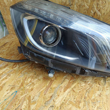 Laden Sie das Bild in den Galerie-Viewer, Frontscheinwerfer Mercedes-Benz W176 1EX010818221EL17563256 Xenon Rechts SCH3125930650lt
