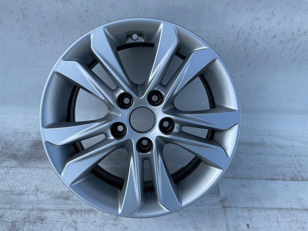 1x Alufelge 16 Zoll 6.5" 5x114.3 50ET Glanz Silber 52910A6370 Hyundai Elantra