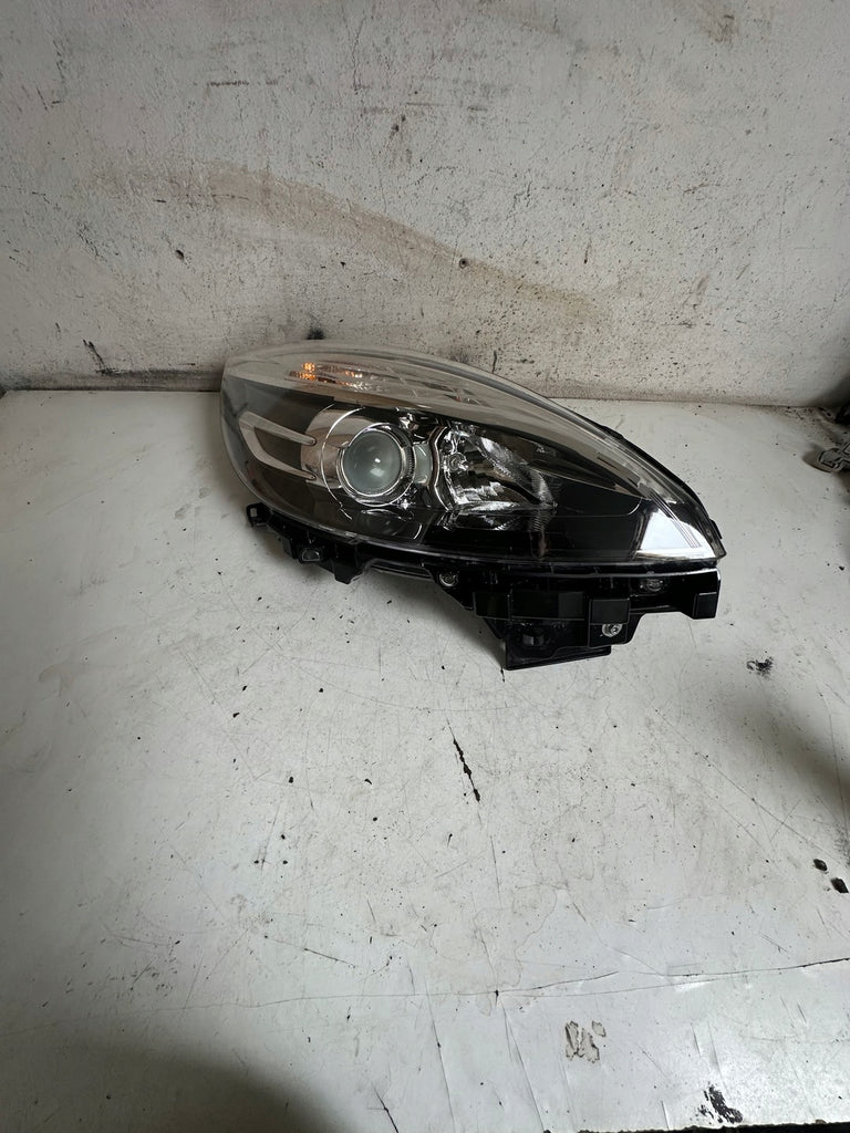 Frontscheinwerfer Renault Scenic 260106928R Rechts Scheinwerfer Headlight SCH4898258373ea