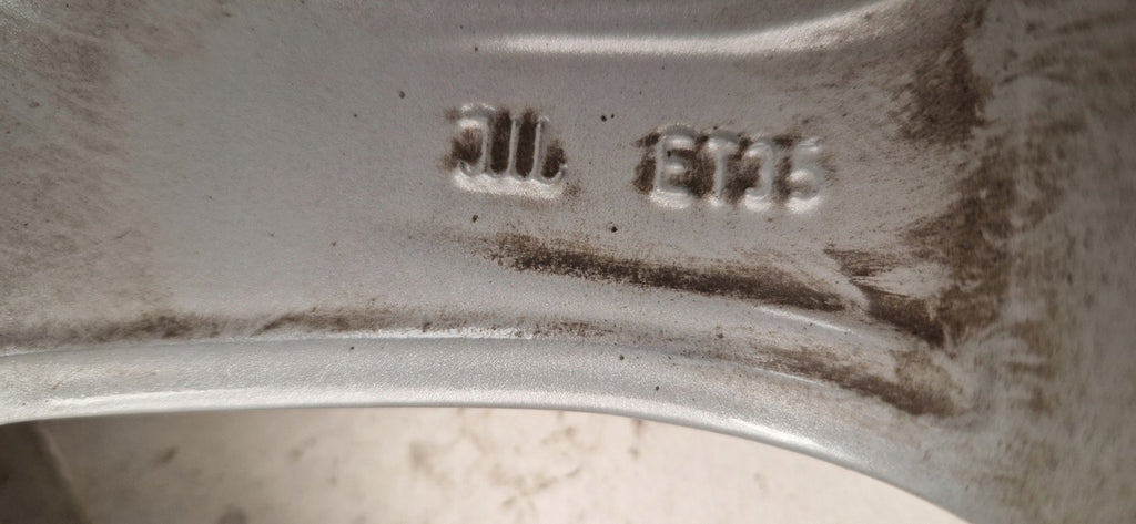 1x Alufelge 15 Zoll 4.5" 4x100 35ET Glanz Silber PW4570H006 Toyota Aygo