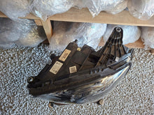 Laden Sie das Bild in den Galerie-Viewer, Frontscheinwerfer Mercedes-Benz W213 Full LED Links Scheinwerfer Headlight SCH1678812033bs