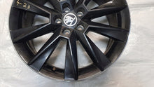 Laden Sie das Bild in den Galerie-Viewer, 1x Alufelge 17 Zoll 7.0&quot; 5x100 46ET Glanz Schwarz 5JJ601025B Skoda Fabia Rapid
