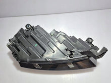 Laden Sie das Bild in den Galerie-Viewer, Frontscheinwerfer Skoda Octavia IV 5E4941015 Full LED Links Headlight SCH7093522457vq
