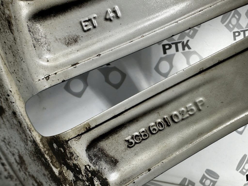 1x Alufelge 18 Zoll 8.0" 5x112 41ET 3C8601025P VW Passat B7 Rim Wheel