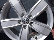 Load image into Gallery viewer, 4x Alufelge 15 Zoll 5.5" 5x100 40ET Glanz Silber 2G0071495 Skoda Fabia IV Polo FEL3295865317jm