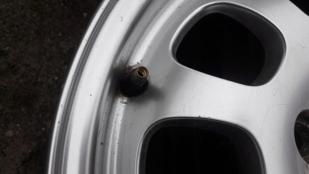 1x Alufelge 15 Zoll 6.5" 5x120 Silber 1094499 BMW 3 E36 E46 Rim Wheel FEL3829420258gz