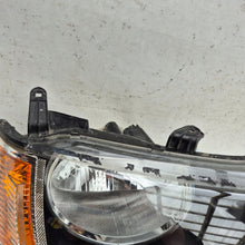 Load image into Gallery viewer, Frontscheinwerfer Mitsubishi L200 Rechts Scheinwerfer Headlight SCH6514687304bc