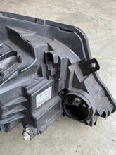 Laden Sie das Bild in den Galerie-Viewer, Frontscheinwerfer Mercedes-Benz Sprinter A9068202361 LED Links Headlight