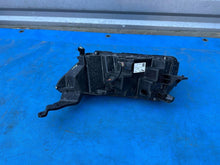Laden Sie das Bild in den Galerie-Viewer, Frontscheinwerfer Dacia Spring 266007890R BBG24DRLR401LN5004RR Vorderseite SCH8609343155ug
