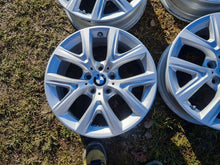 Laden Sie das Bild in den Galerie-Viewer, 4x Alufelge 17 Zoll 6.5" 5x112 39ET 6856076 BMW X1 F48 Rim Wheel FEL6503769241ap