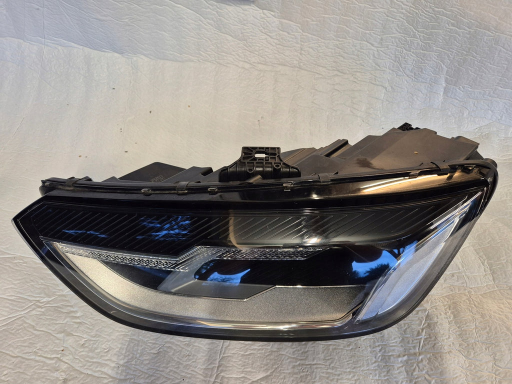 Frontscheinwerfer Audi A4 B9 8W0841011 LED Ein Stück (Rechts oder Links)