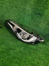 Load image into Gallery viewer, Frontscheinwerfer Hyundai Elantra 92102-3X LED Rechts Scheinwerfer Headlight