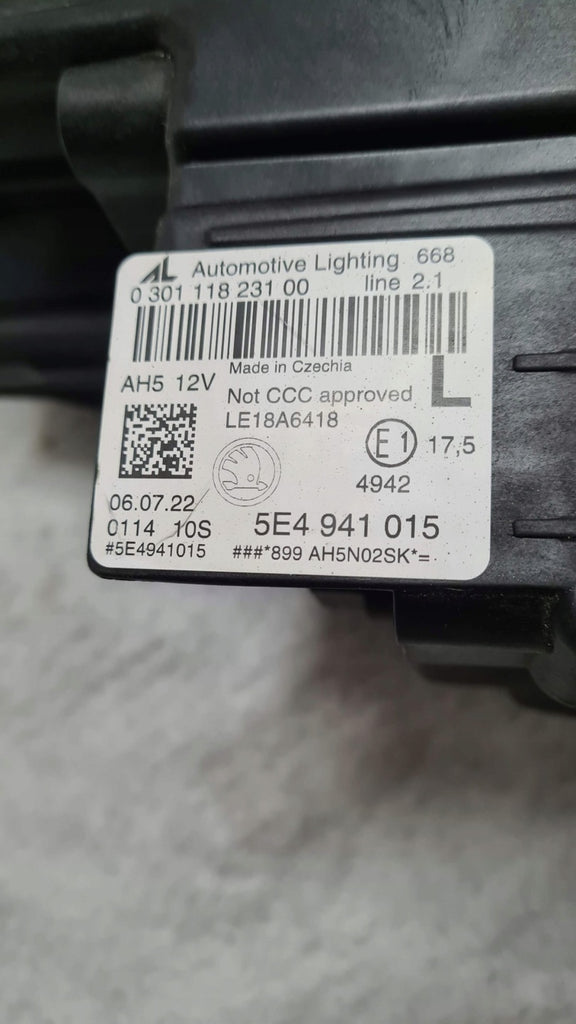 Frontscheinwerfer Skoda Octavia I 5E4941015 5E4941016 Ein Satz Headlight SCH2426759584hg
