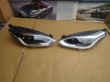 Laden Sie das Bild in den Galerie-Viewer, Frontscheinwerfer Ford Fiesta Full LED Ein Stück (Rechts oder Links) Headlight SCH3052776844au