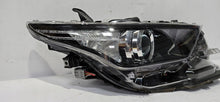 Laden Sie das Bild in den Galerie-Viewer, Frontscheinwerfer Toyota Auris 81130-02K30 Rechts Scheinwerfer Headlight