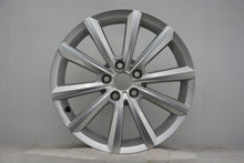 Load image into Gallery viewer, 1x Alufelge 16 Zoll 6.0&quot; 5x100 45ET Glanz Silber 2G0601025AF Vw Rim Wheel