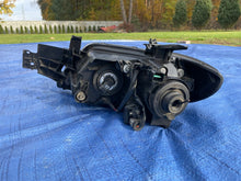 Laden Sie das Bild in den Galerie-Viewer, Frontscheinwerfer Mitsubishi Outlander I Rechts Scheinwerfer Headlight
