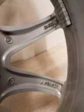 Load image into Gallery viewer, 1x Alufelge 16 Zoll 6.5&quot; 5x112 22ET Glanz Silber 6876921 BMW G21 G20 Rim Wheel