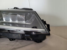 Laden Sie das Bild in den Galerie-Viewer, Frontscheinwerfer Skoda Superb III 3V1941016D Rechts Scheinwerfer Headlight SCH8618709066zn