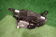 Laden Sie das Bild in den Galerie-Viewer, Frontscheinwerfer Maserati I 06701573270 Links Scheinwerfer Headlight SCH2646273235zy