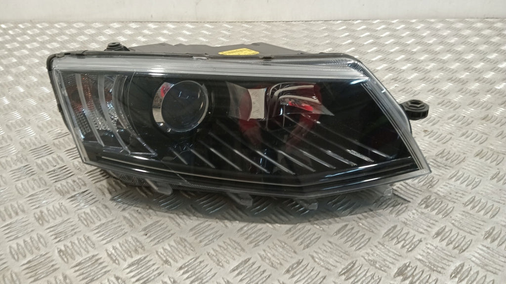 Frontscheinwerfer Skoda Octavia III 5E1941016 Vorderseite Scheinwerfer Headlight SCH3322982225li