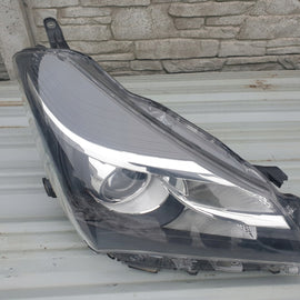 Frontscheinwerfer Toyota Yaris Rechts Scheinwerfer Headlight SCH8756557428bi