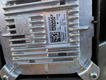 Laden Sie das Bild in den Galerie-Viewer, Frontscheinwerfer Renault 5 V LED Ein Stück (Rechts oder Links) Headlight